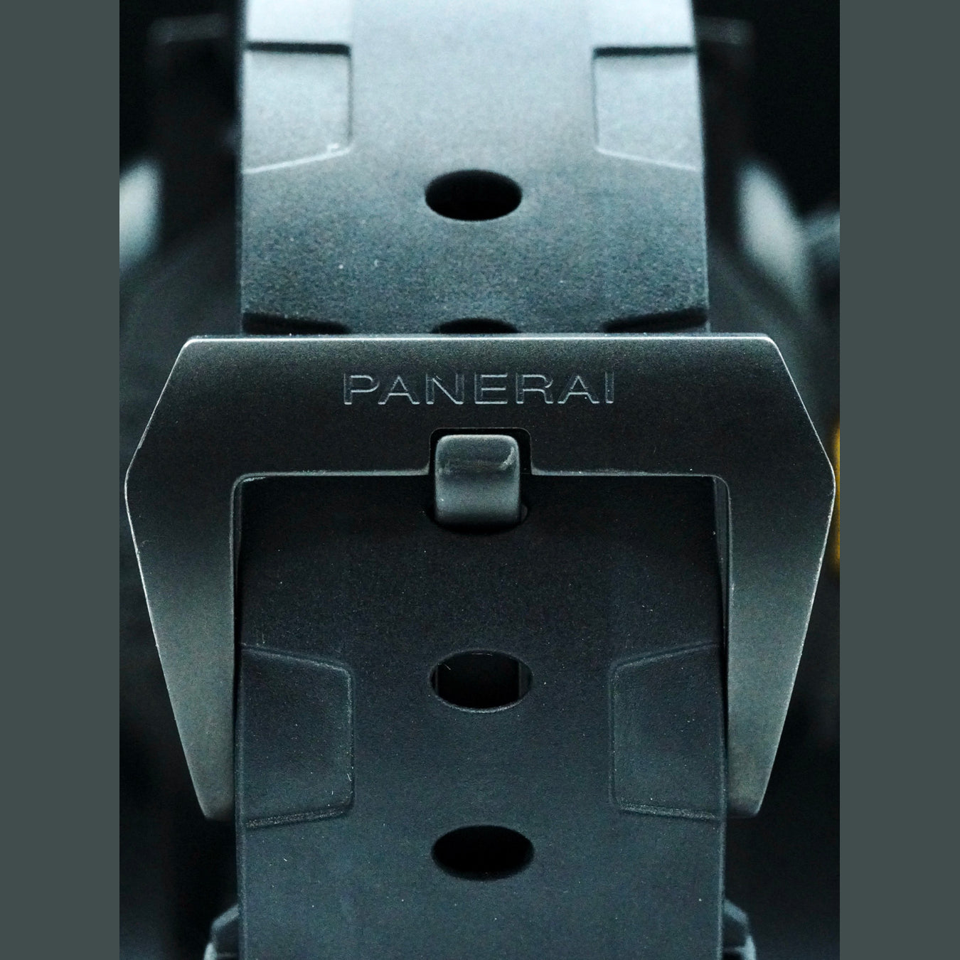 Panerai PAM01325 Submersible GMT Carbotech Navy SEALs Experience Edition
