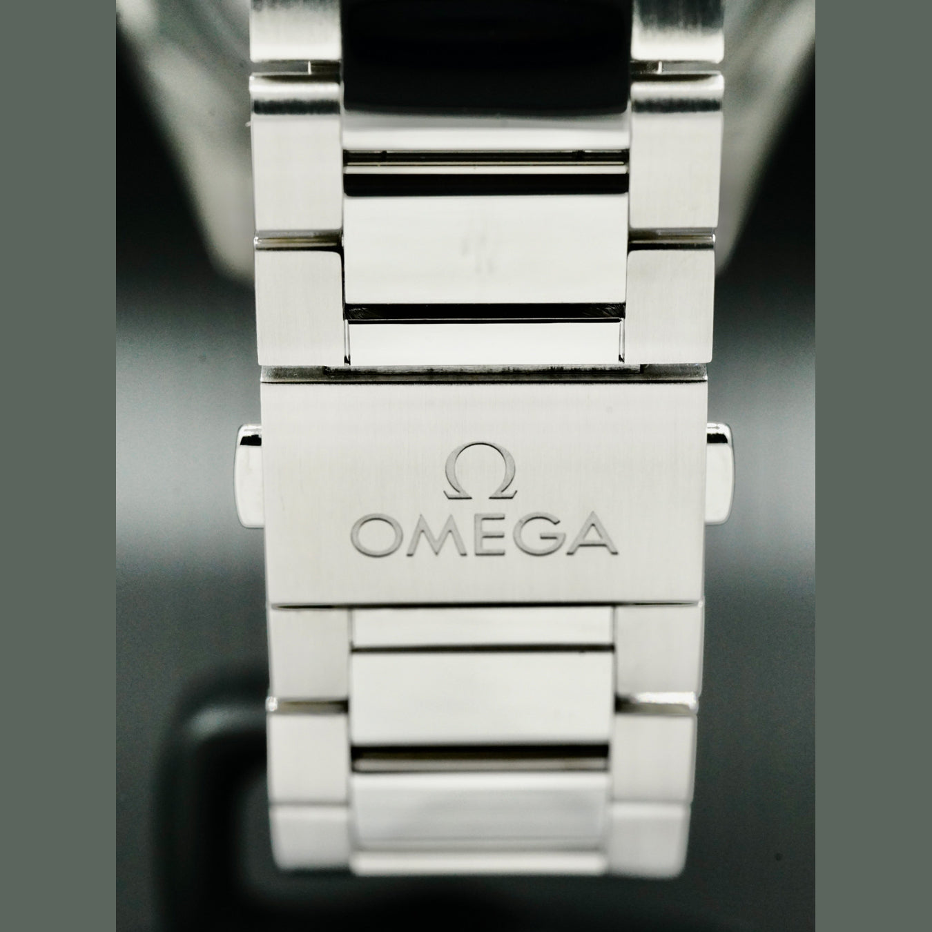 Omega Seamaster Aqua Terra 150m GMT World Timer 43mm on Bracelet 220.10.43.22.03.001