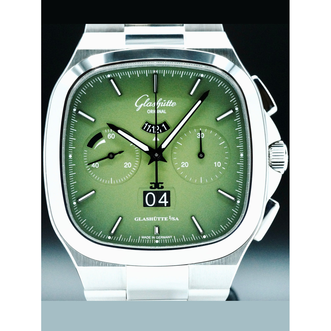 Glashutte Original 1-37-02-09-02-70 Seventies Chronograph Panorama Date Fab Green on Bracelet