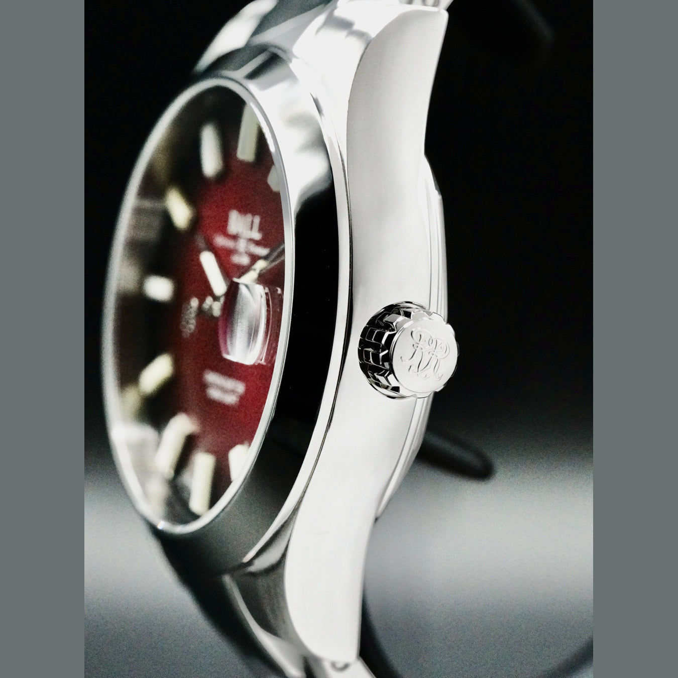 Ball Engineer III Marvelight Chronometer Burgundy Red 40mm NM9026C-S27C-RDR Rainbow Tubes