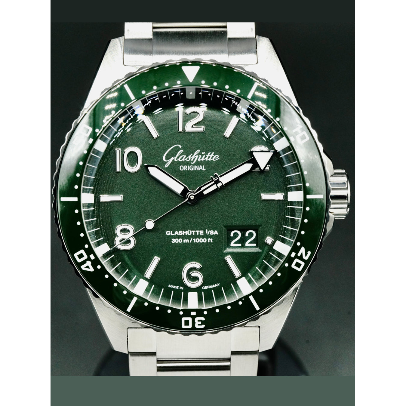 Glashütte Original 1-36-13-07-83-70 SeaQ Panorama Date Reed Green on Bracelet