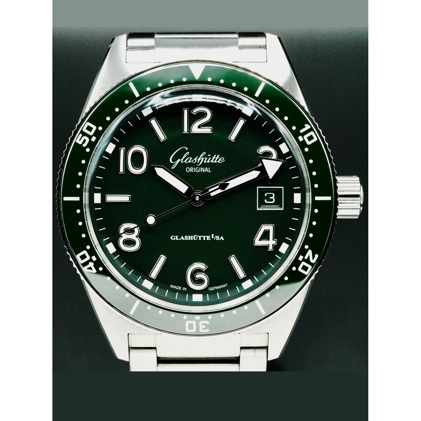 Glashütte Original 1-39-11-13-83-70 SeaQ Reed Green Dial on Bracelet