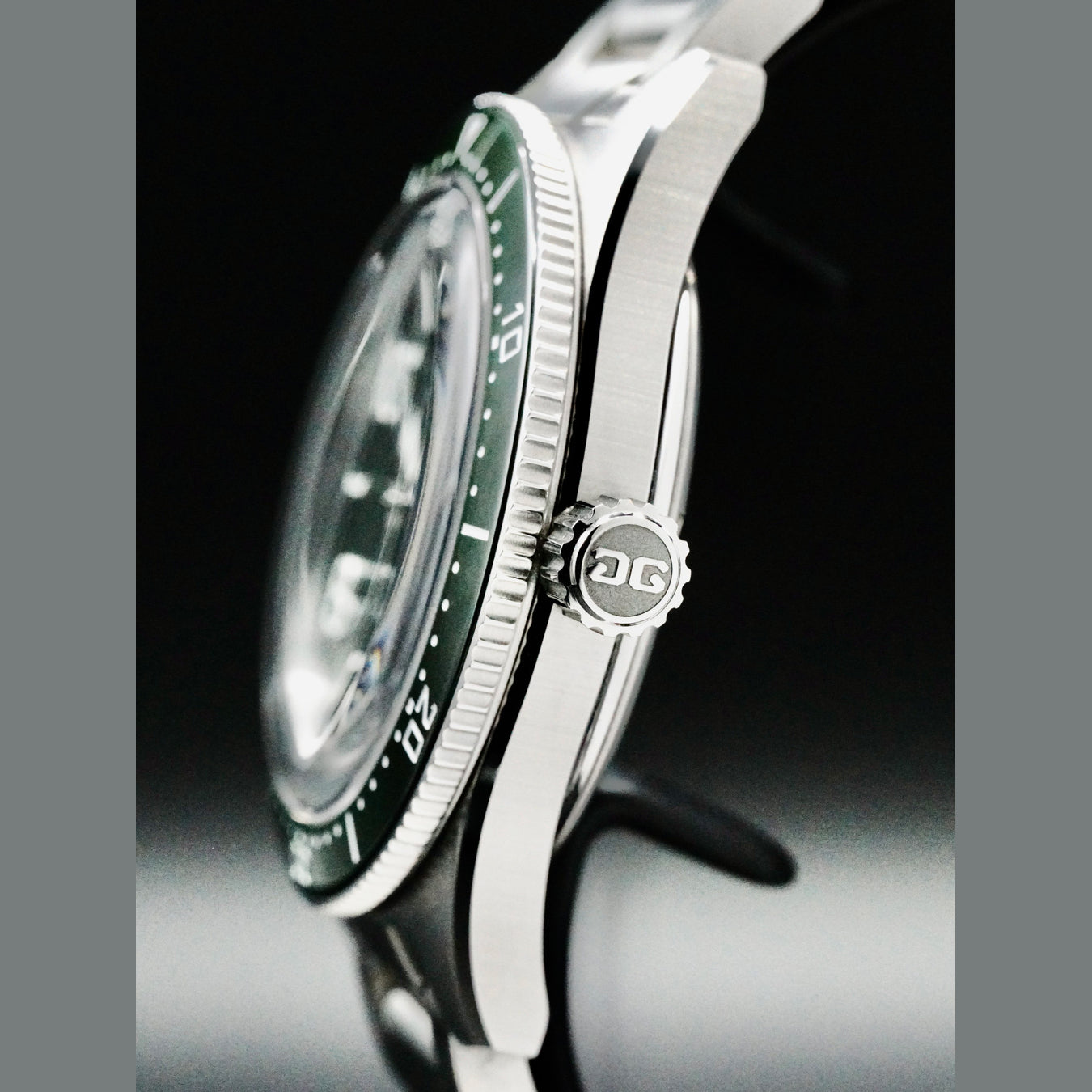 Glashütte Original 1-39-11-13-83-70 SeaQ Reed Green Dial on Bracelet