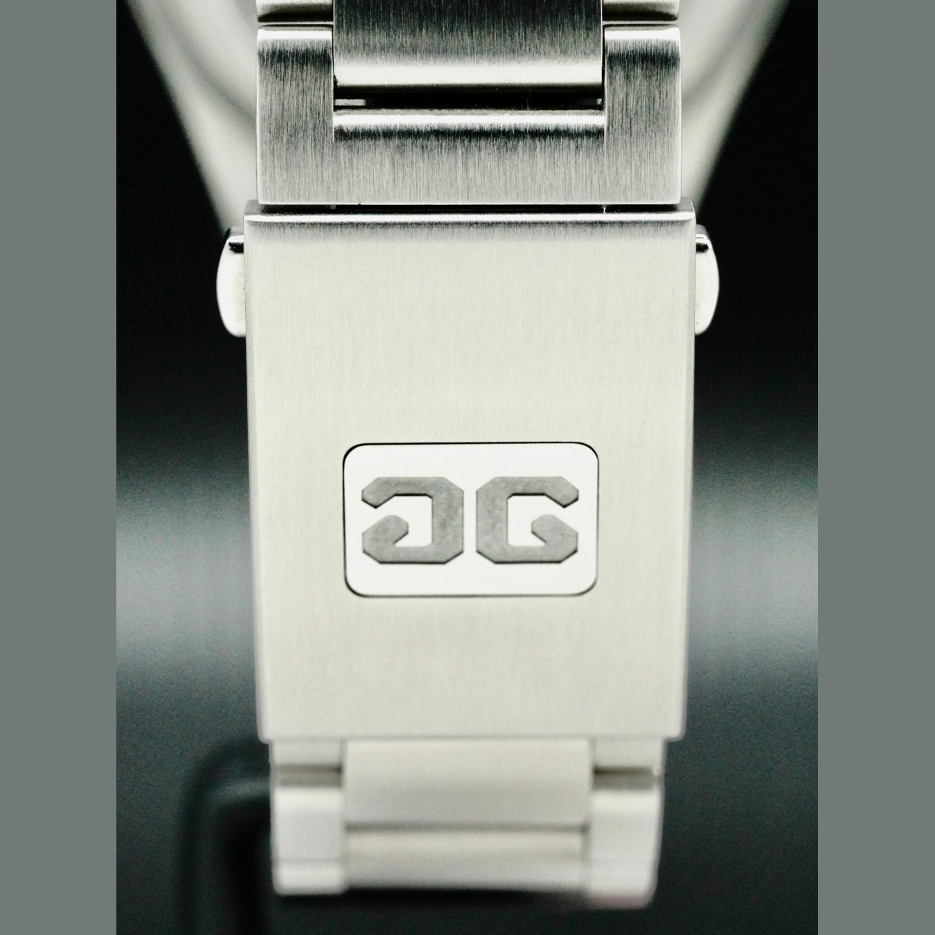 Glashütte Original 1-39-11-13-83-70 SeaQ Reed Green Dial on Bracelet