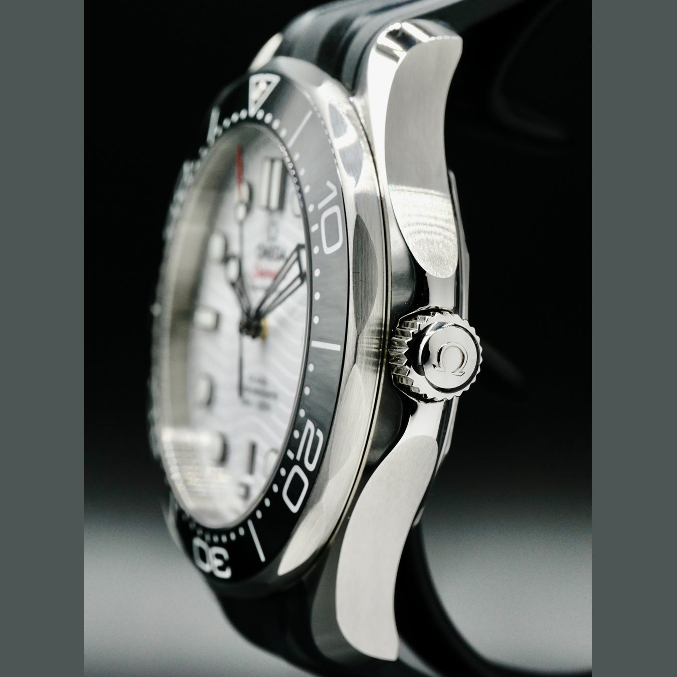Omega 210.32.42.20.04.001 Seamaster 300M Diver White Dial