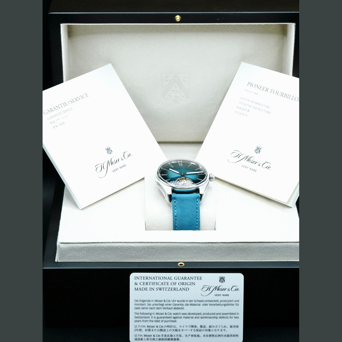 H. Moser & Cie. Pioneer Tourbillon Mega Cool 3804-1205