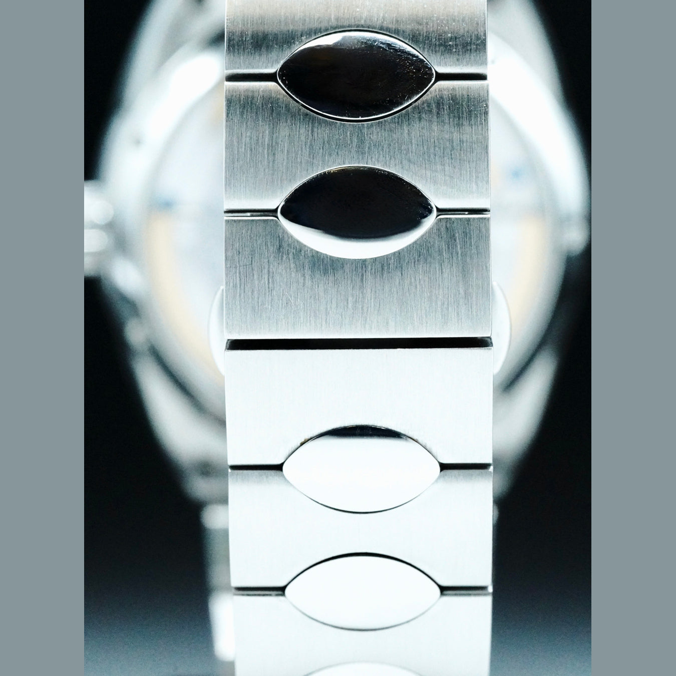 Urban Jürgensen One Date Blue Dial on Bracelet