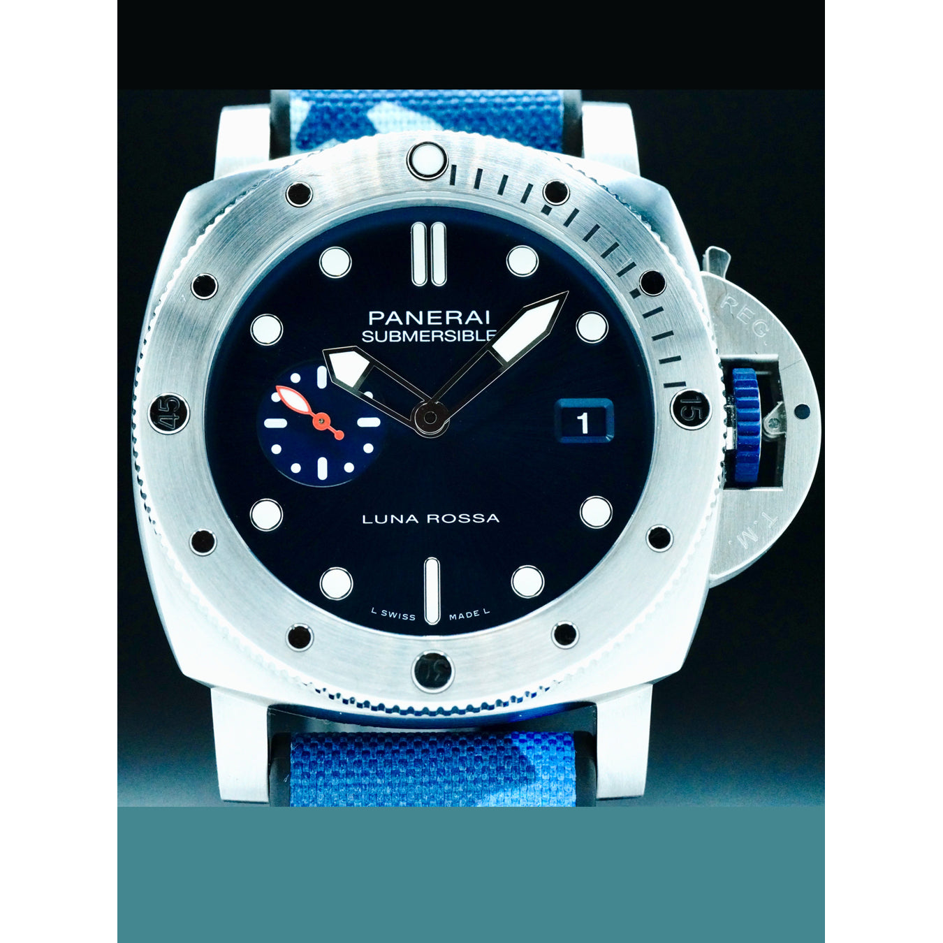 Panerai PAM01391 Submersible Luna Rossa