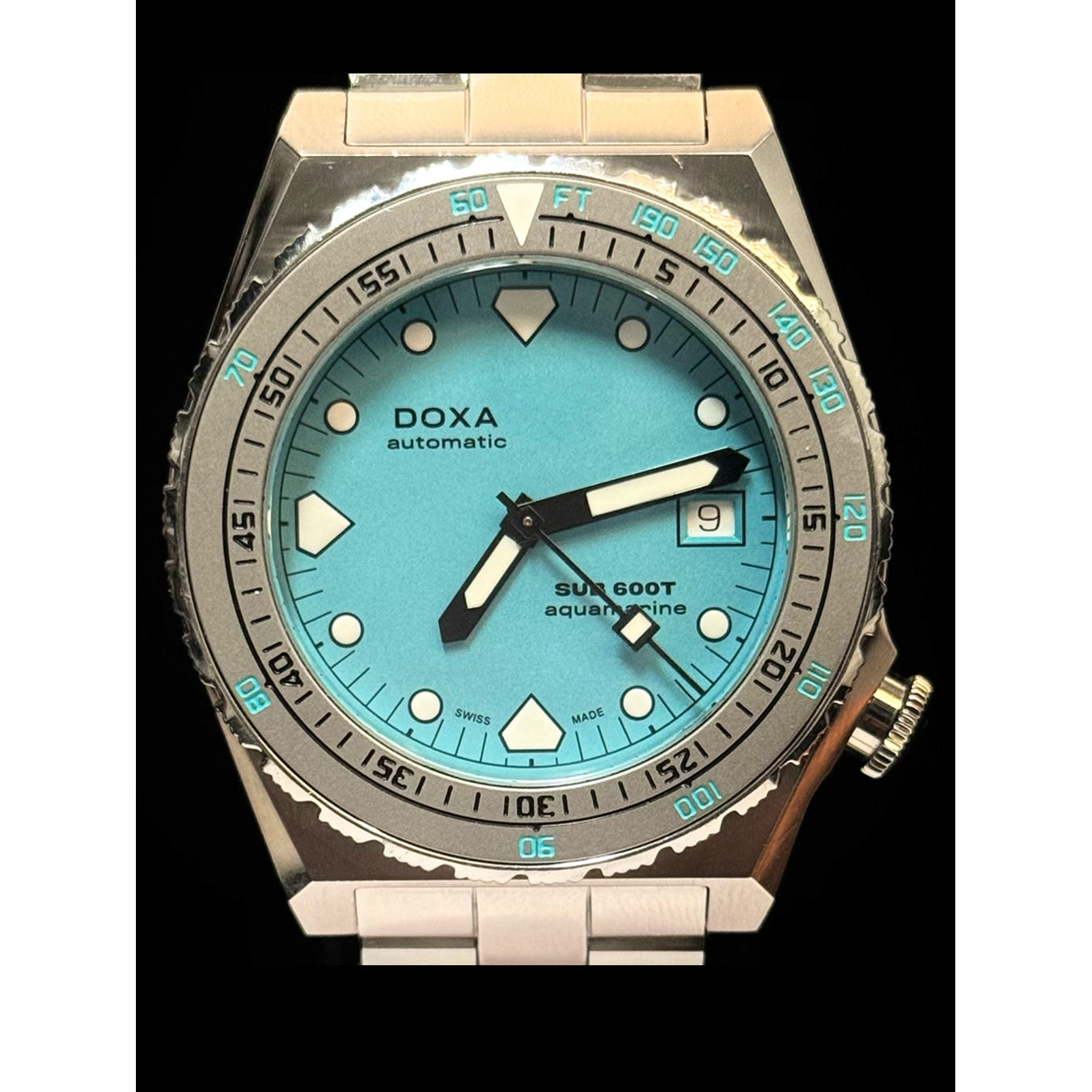 Doxa 862.10.241.10 SUB 600T Aquamarine on Bracelet