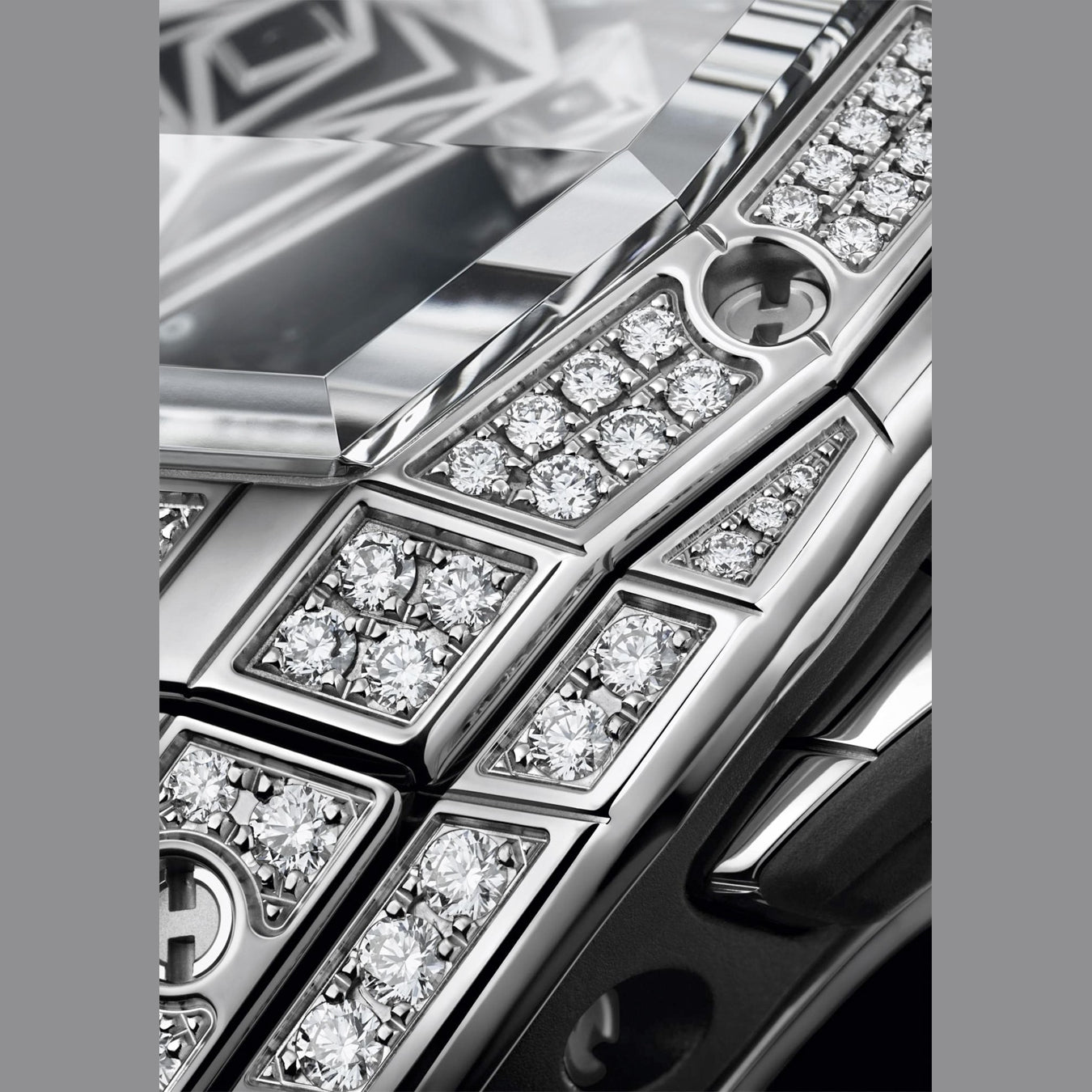 Hublot 648.NX.0107.RX.1604.MXM23 Spirit of Big Bang Sang Bleu Titanium Pavé 42mm