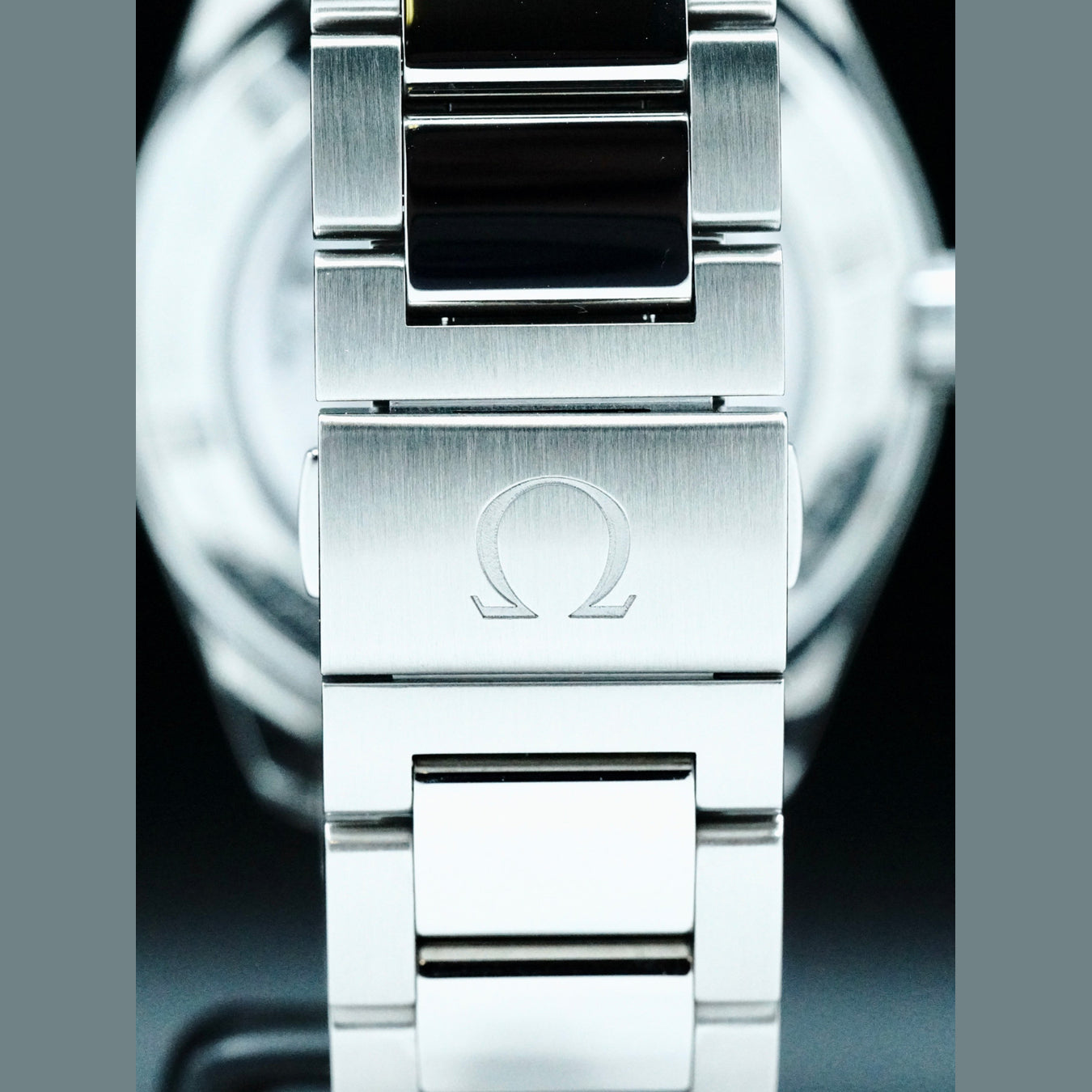 Omega 231.10.42.21.03.004 Aqua Terra James Bond Limited Edition