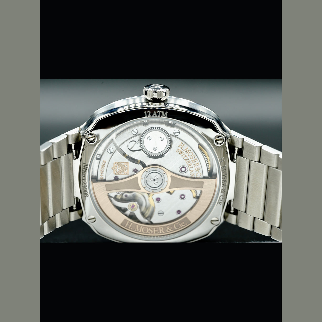 H. Moser & Cie. Streamliner Centre Seconds Matrix Green 6201-1200