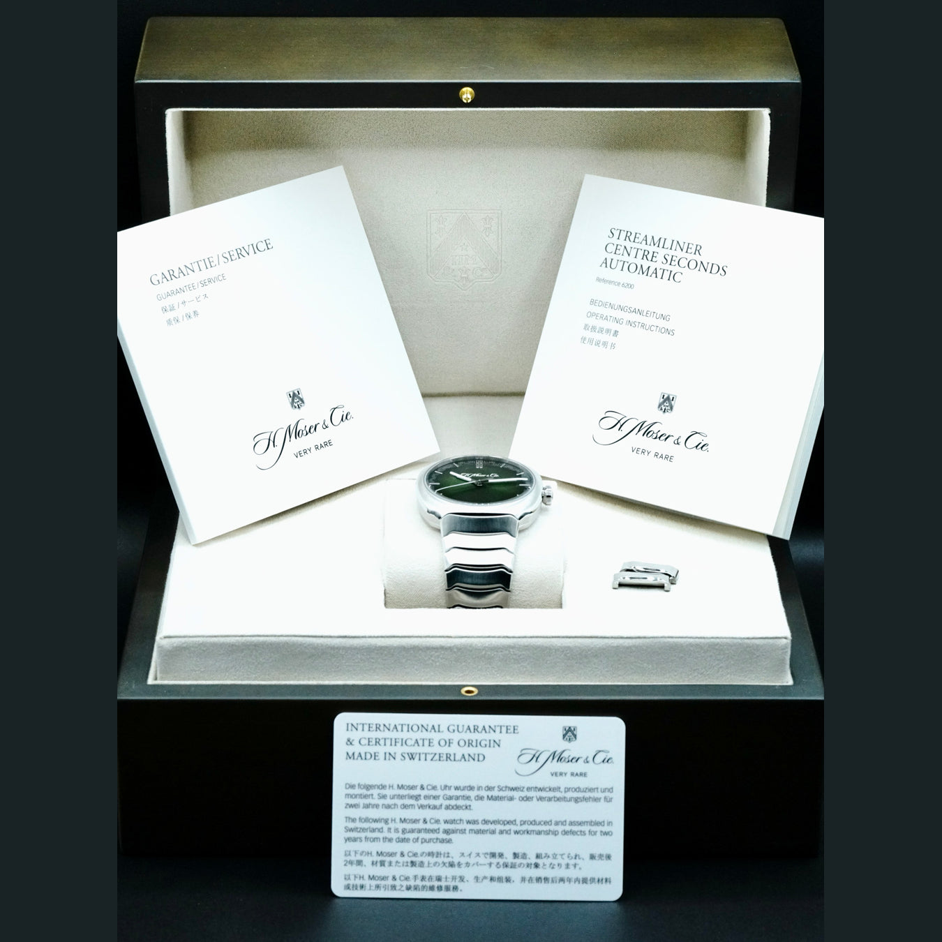 H. Moser & Cie. 6200-1200 Streamliner
