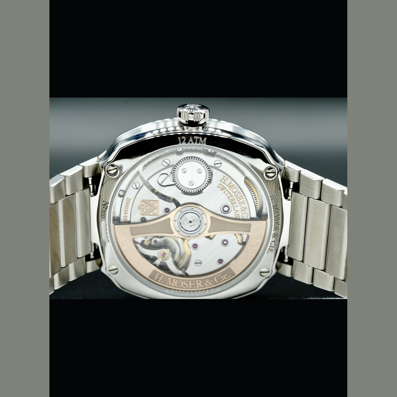 H. Moser & Cie. 6200-1200 Streamliner
