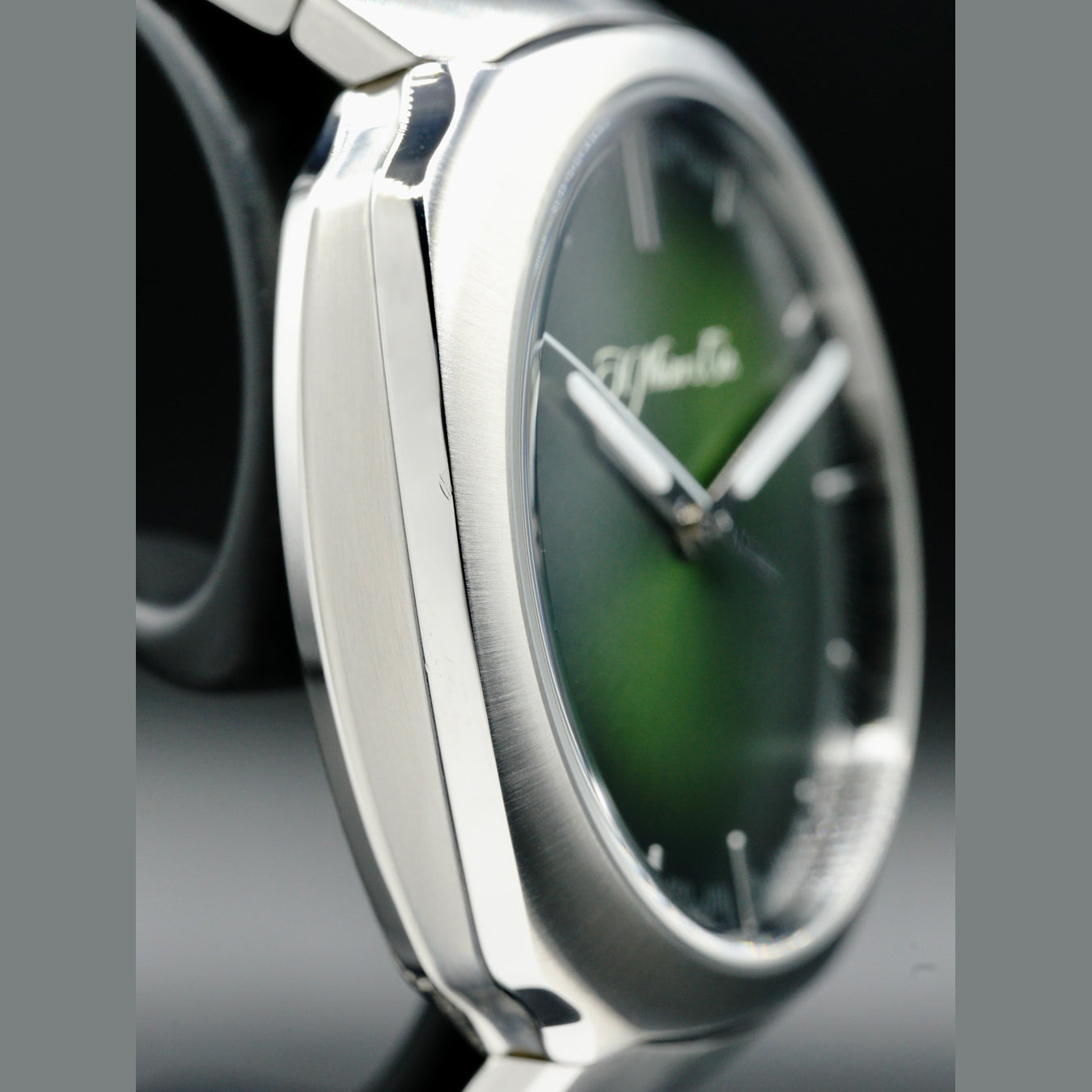 H. Moser & Cie. 6200-1200 Streamliner