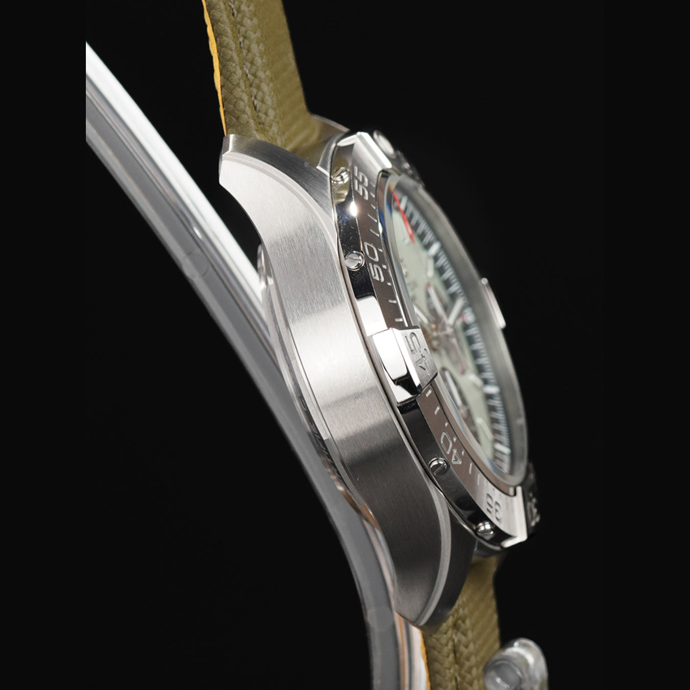Breitling AB0147 Avenger B01 Chronograph 44