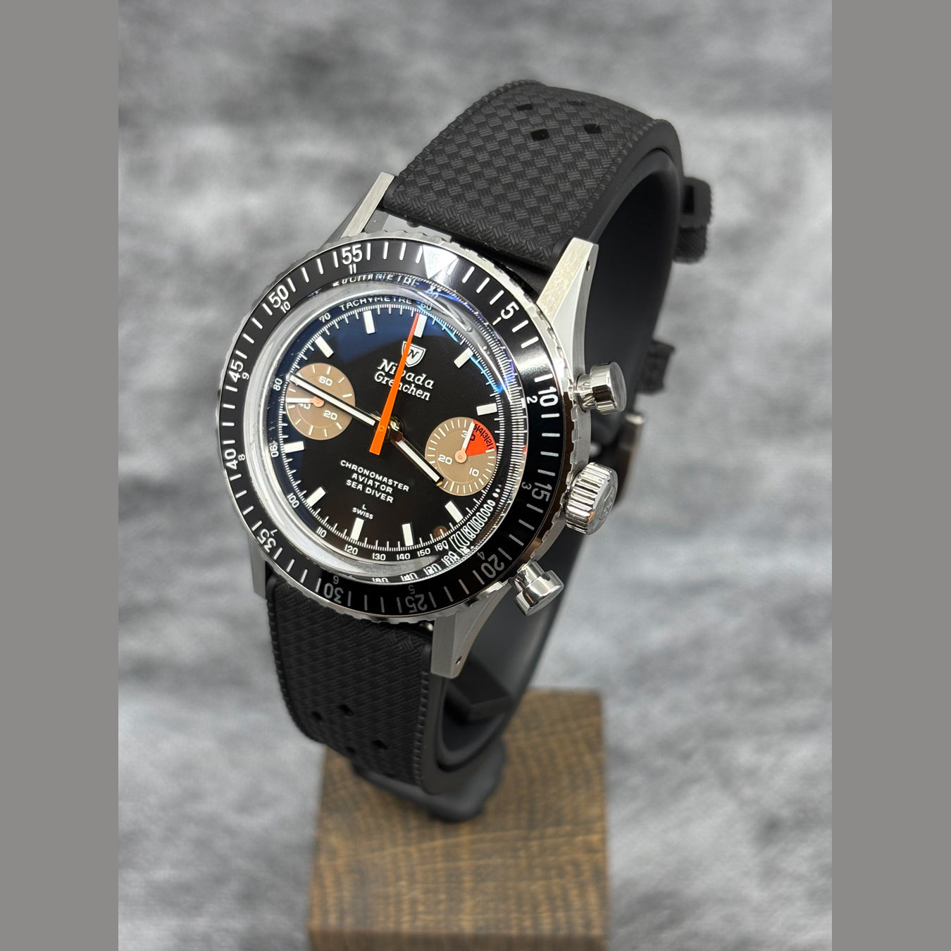 Nivada Grenchen 86012WM01 Chronomaster White Orange Boy Manual