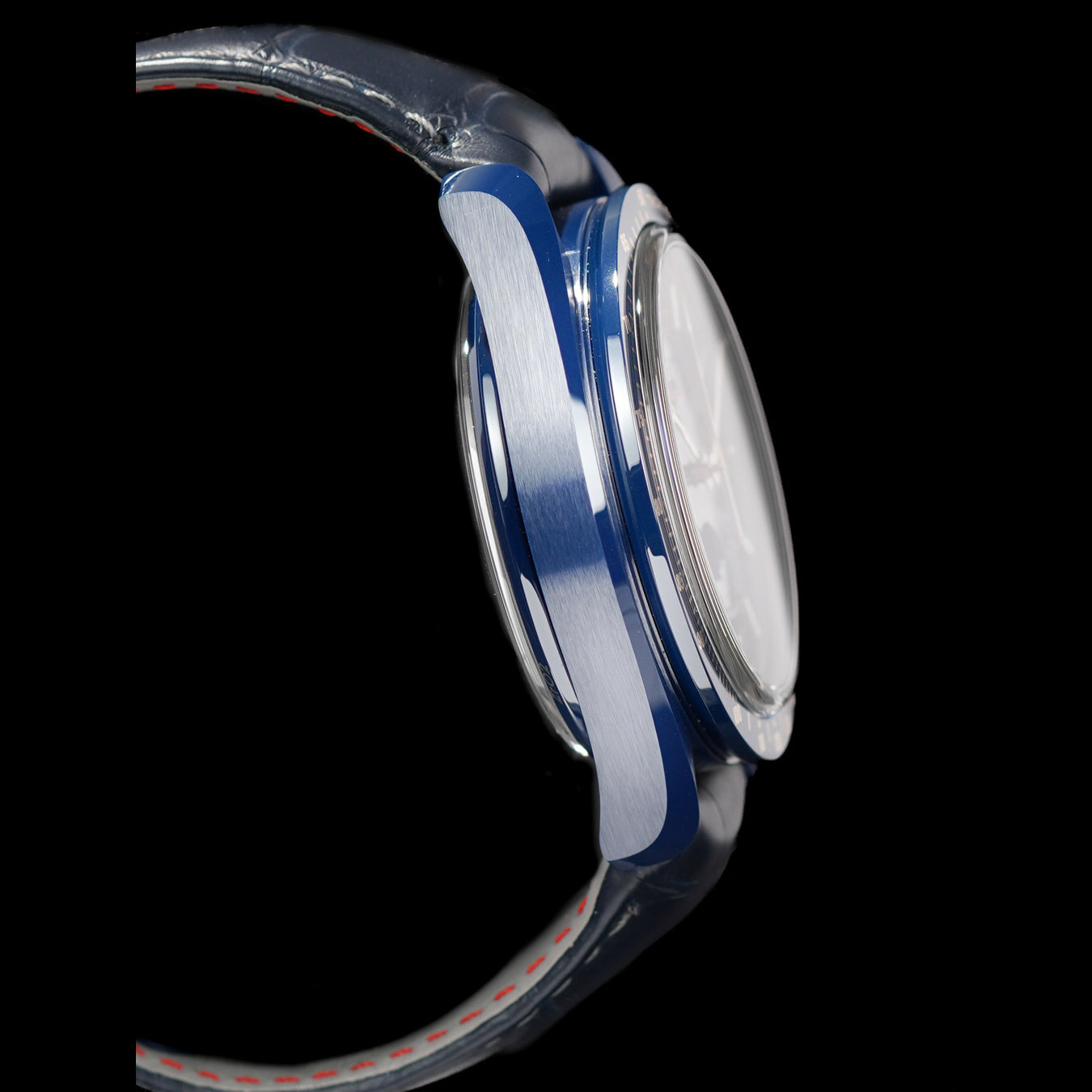 Omega 304.93.44.52.03.002 Speedmaster Moonwatch Blue Side of The Moon