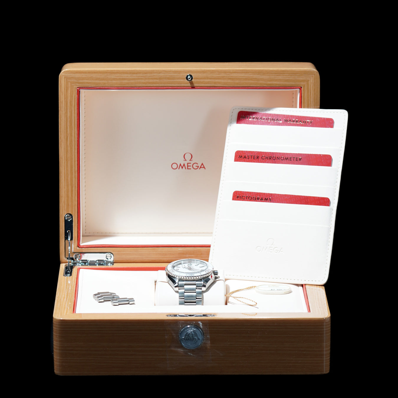 Omega 215.30.40.20.04.001 Seamaster Planet Ocean 600M Co-Axial Master Chronometer