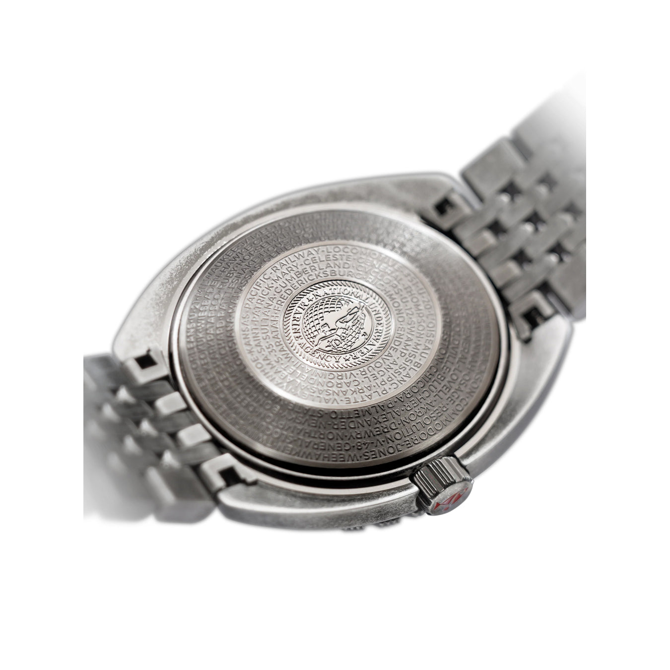DOXA Sub 300T Clive Cussler 840.80.031.15 on bracelet