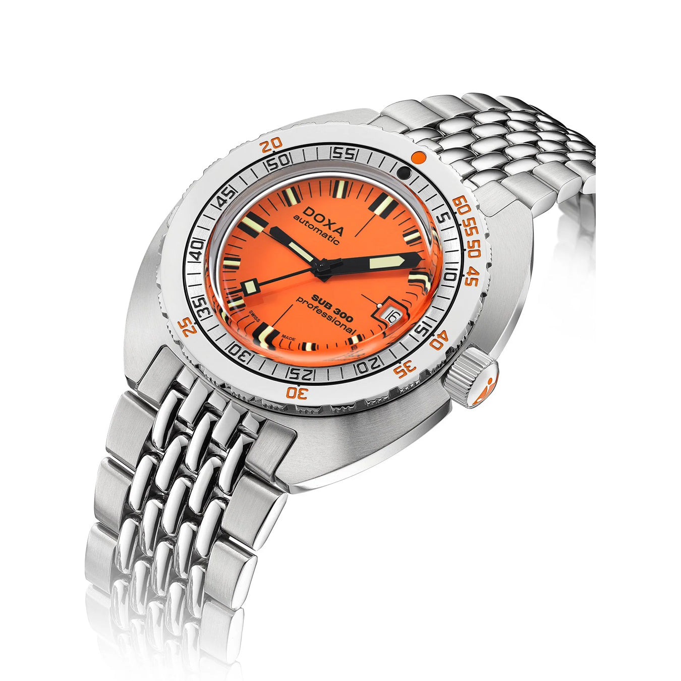 DOXA Sub 300 Professional 821.10.351.10 on Bracelet