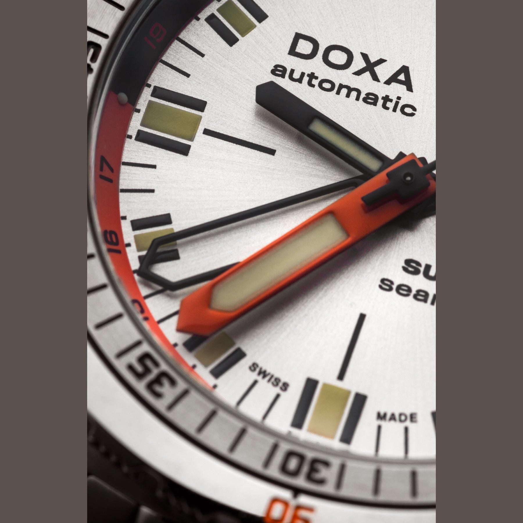 DOXA 855.10.021.20 SUB 250T GMT Searambler On Black Rubber Strap