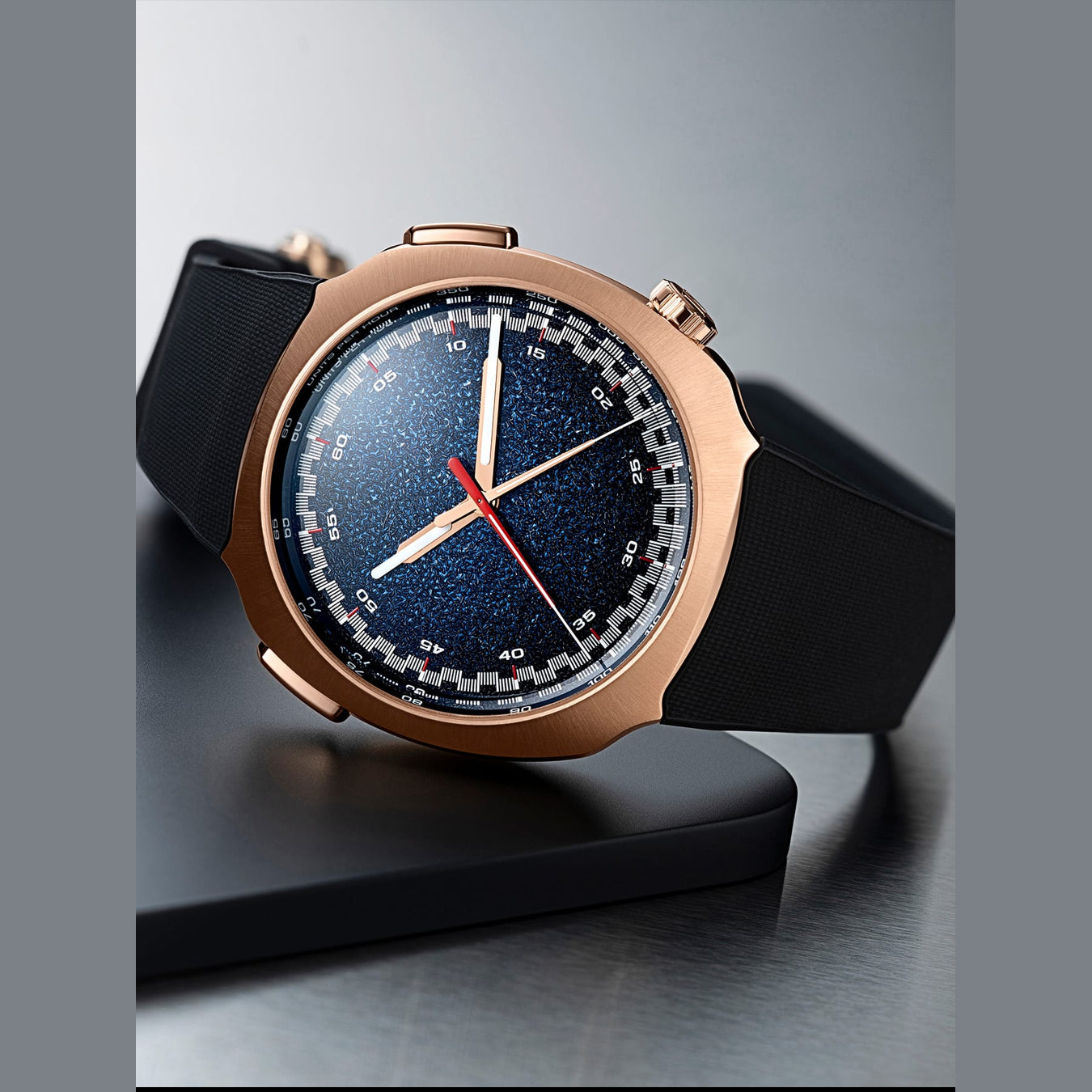 H. Moser & Cie. 6907-0402 Streamliner Flyback Chronograph Rose Gold Frosted Funky Blue Fumé