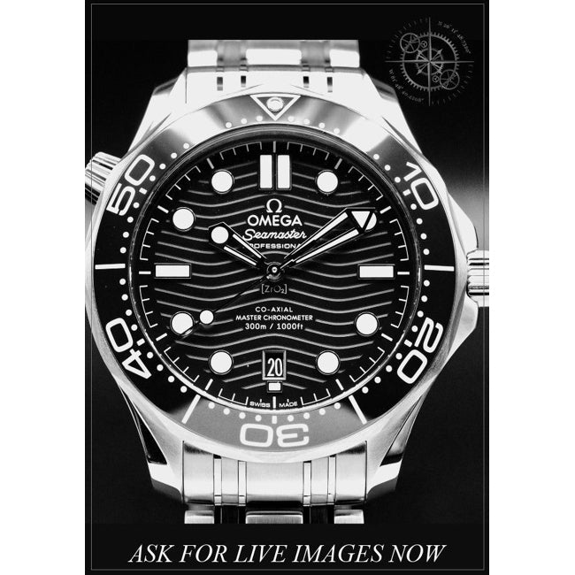 Omega 210.30.42.20.10.001 Seamaster Diver 300M Green Dial on Bracelet