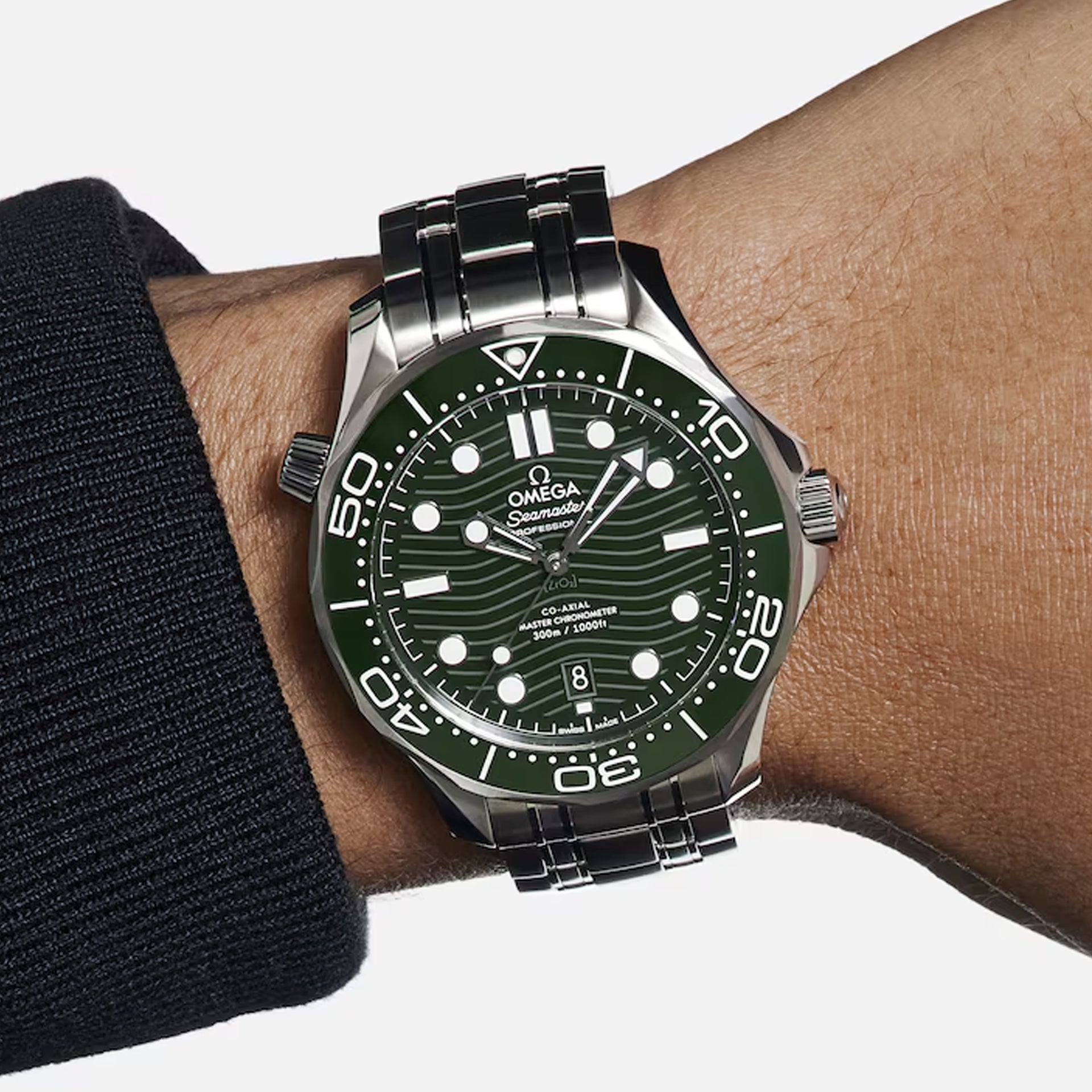 Omega Seamaster Diver 300M Green Dial on Bracelet 210.30.42.20.10.001