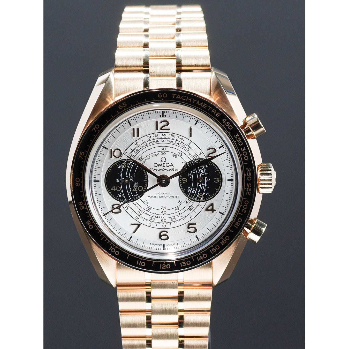 Omega 522.60.43.51.02.001 Speedmaster Chronoscope Moonshine Gold Paris 2024 On Bracelet