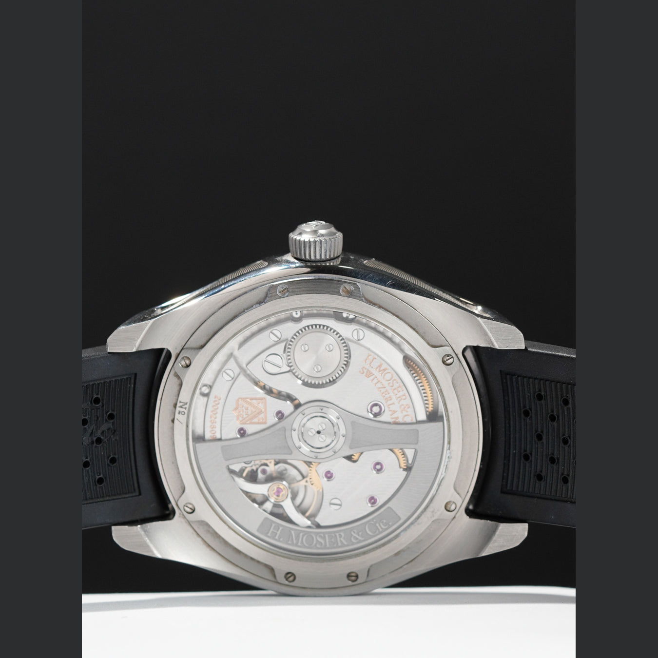 H. Moser & Cie. 3200-1207 Centre Seconds Swiss Mad Red