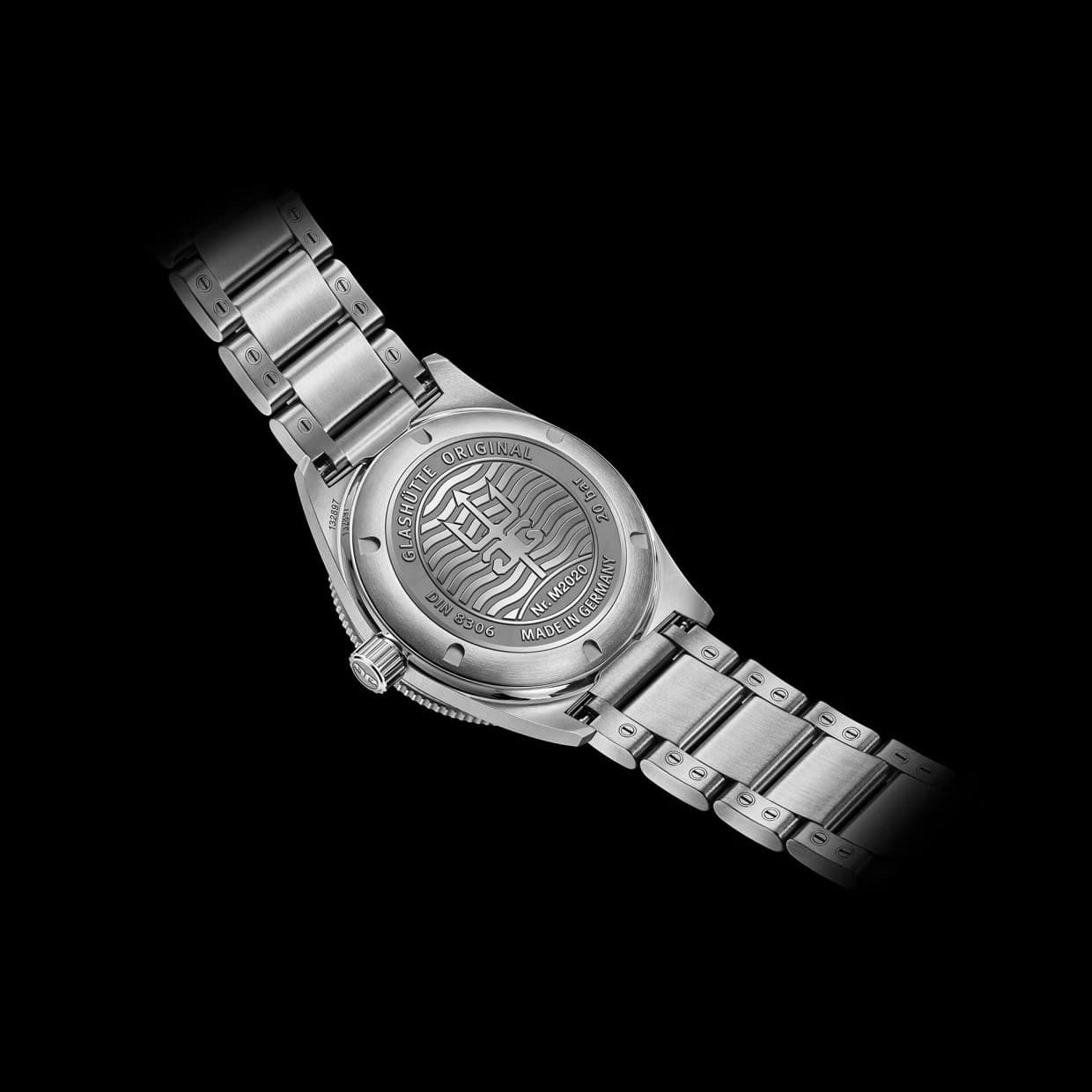 Glashütte Original 1-39-11-13-83-07 SeaQ Green on Rubber Strap