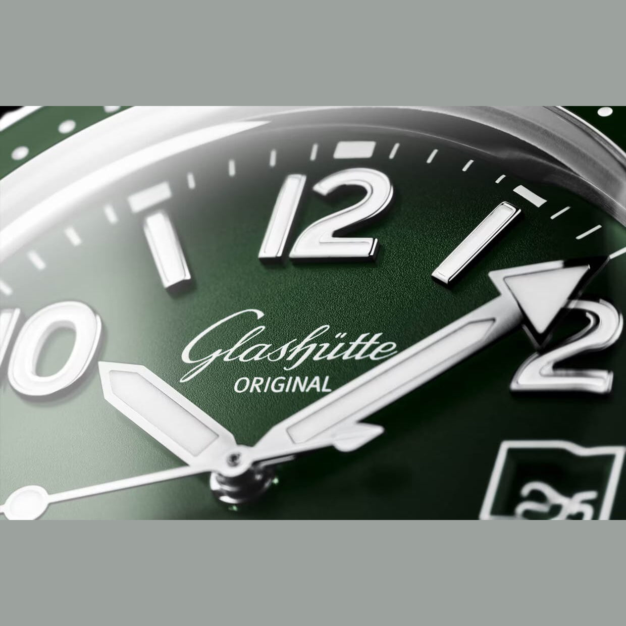 Glashütte Original 1-39-11-13-83-07 SeaQ Green on Rubber Strap