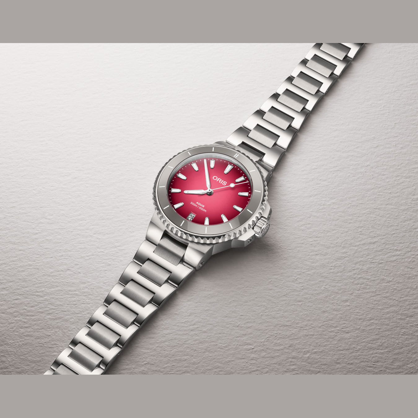 Oris 01 733 7792 4158-07 8 19 05P Aquis Date Taste of Summer 36.5mm