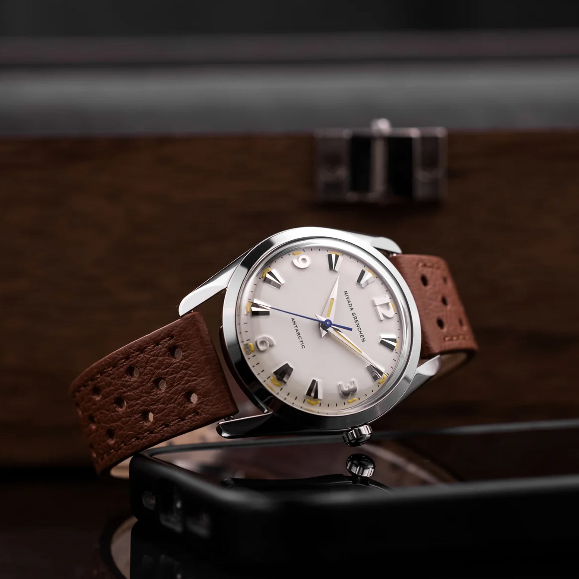 Nivada Grenchen 35001M41 Antarctic 35mm Beige Luminova