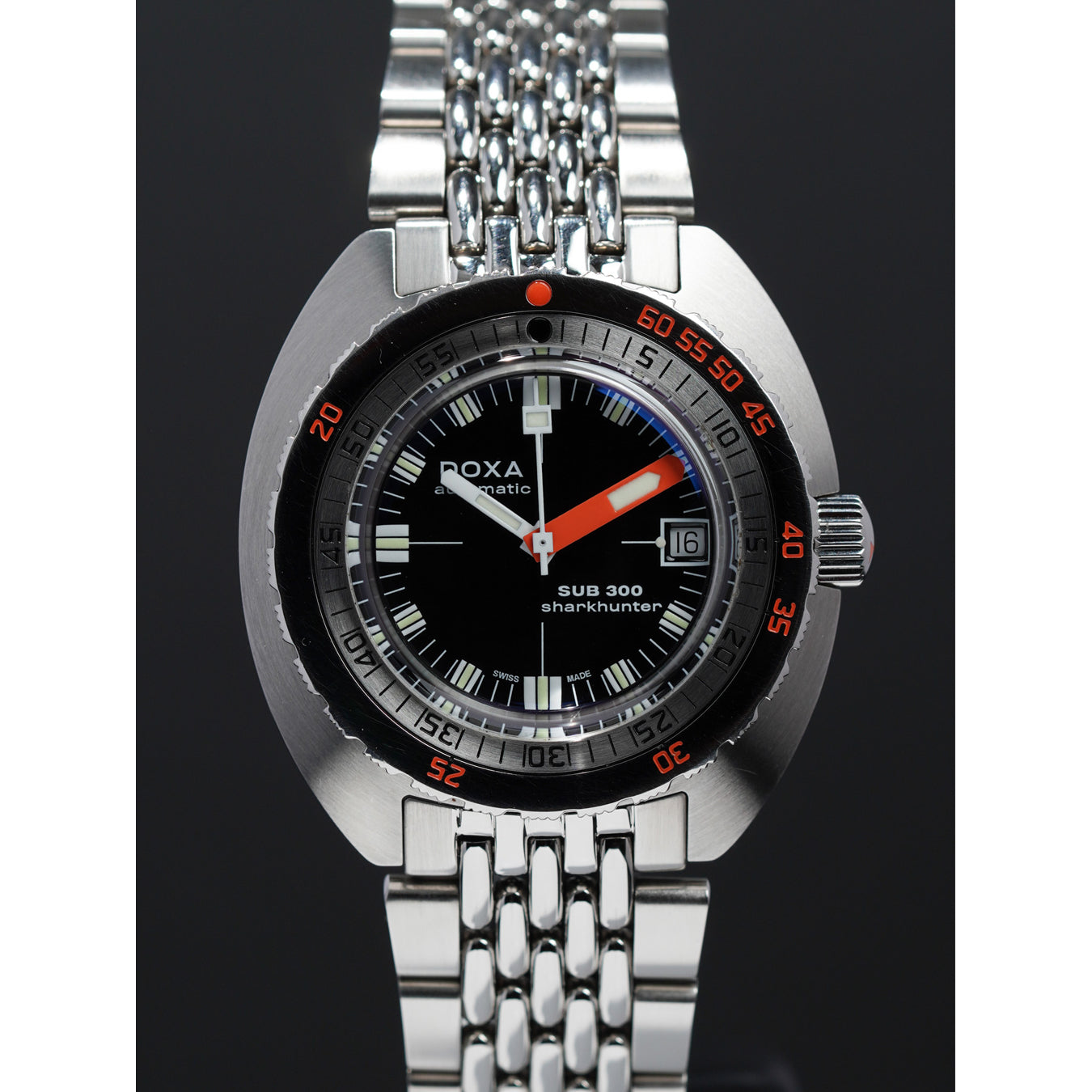 DOXA 821.10.101.10 SUB 300 Sharkhunter on Bracelet