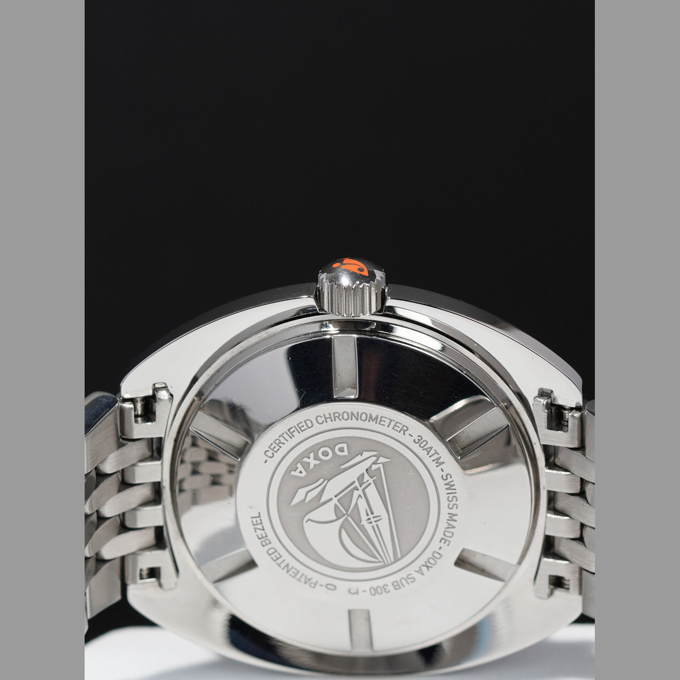 DOXA 821.10.101.10 SUB 300 Sharkhunter on Bracelet