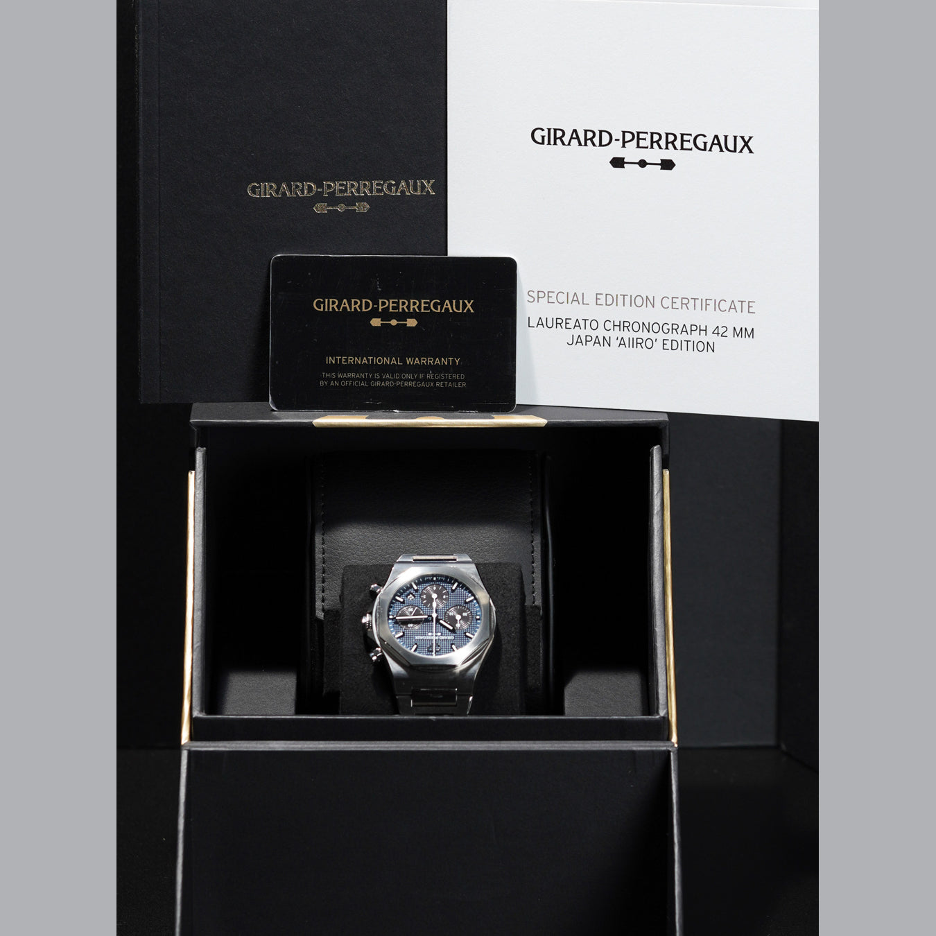Girard Perregaux 81020-21-3311-1GM Laureato Chronograph Aiiro
