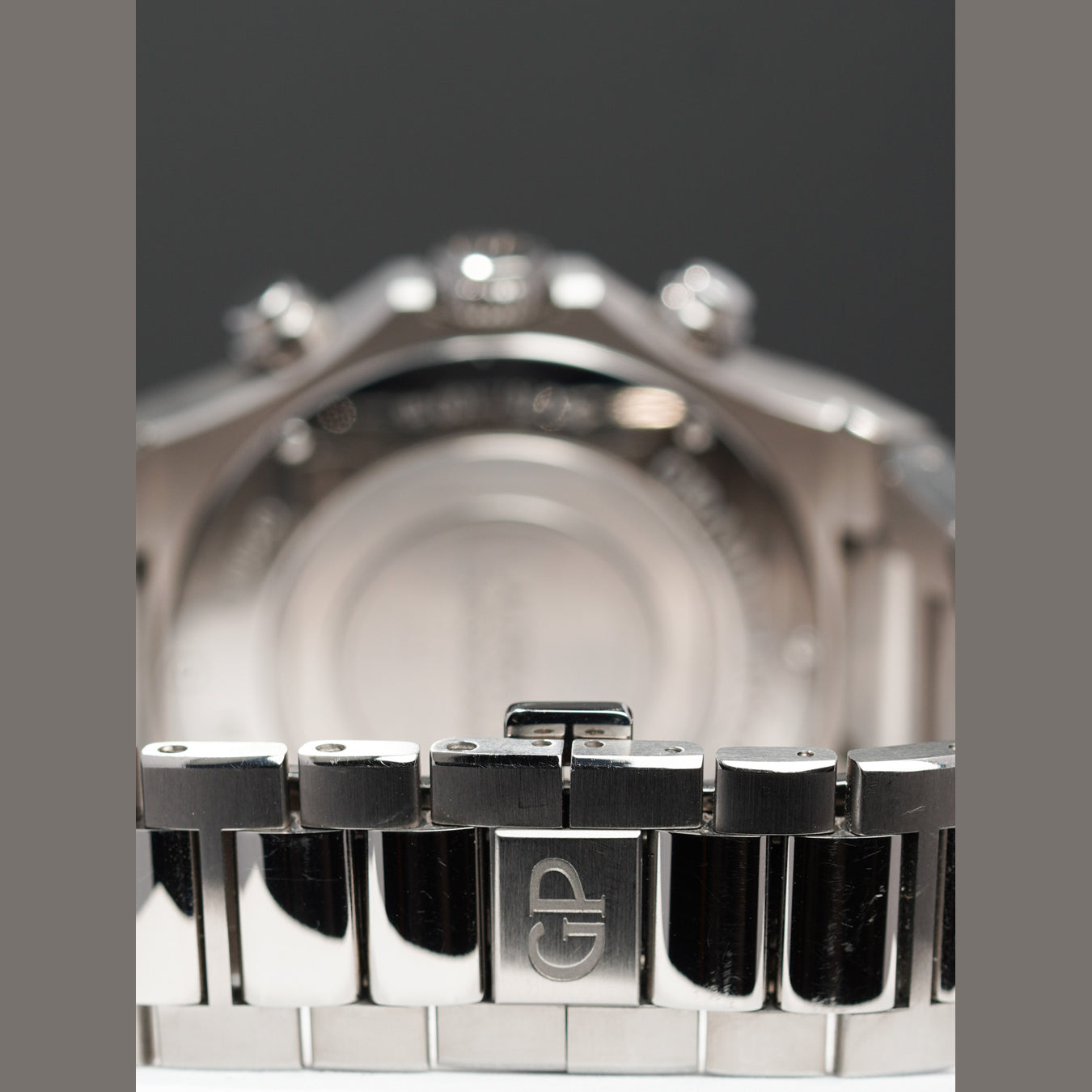 Girard Perregaux 81020-21-3311-1GM Laureato Chronograph Aiiro