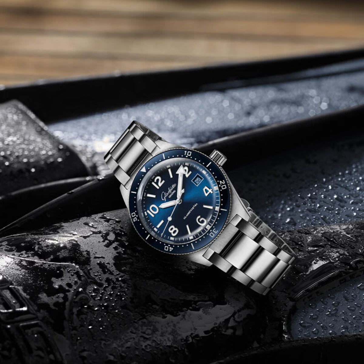 Glashütte Original 1-39-11-09-61-70 SeaQ Blue Dial on Bracelet with Exhibition Caseback