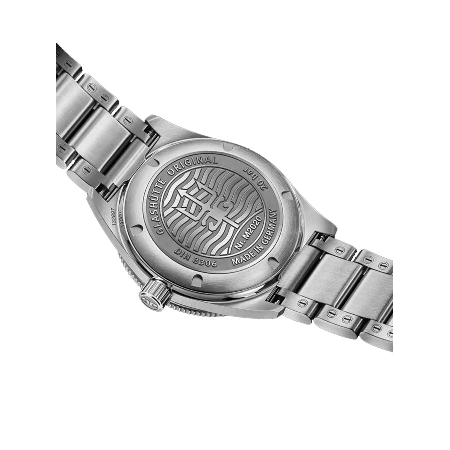 Glashütte Original SeaQ Reed Green Dial on Bracelet with Solid Caseback