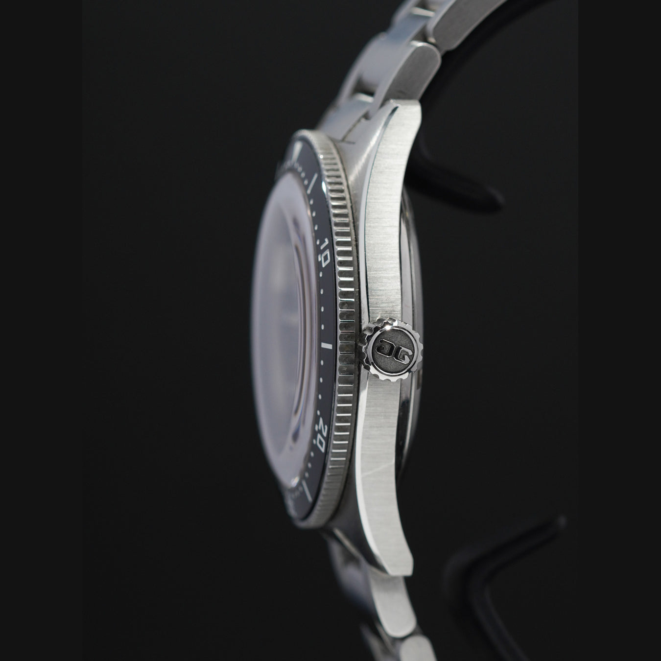 Glashütte Original SeaQ on Bracelet 1-39-11-06-80-70