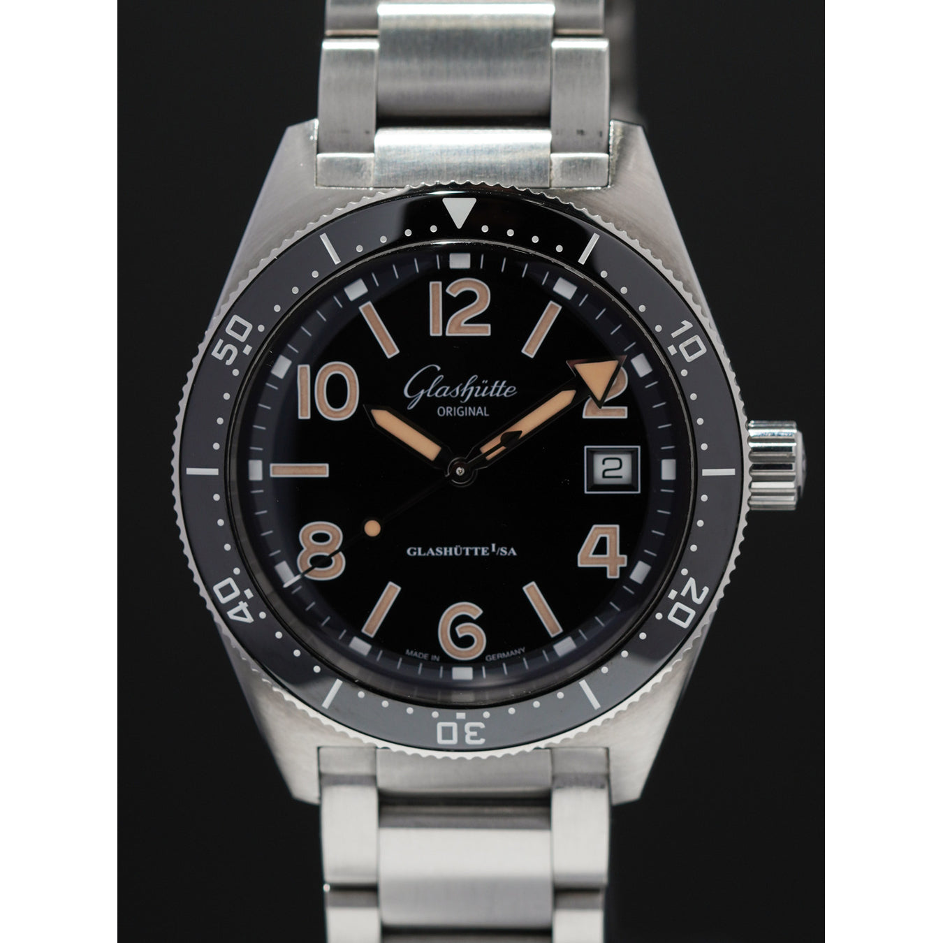 Glashütte Original SeaQ on Bracelet 1-39-11-06-80-70