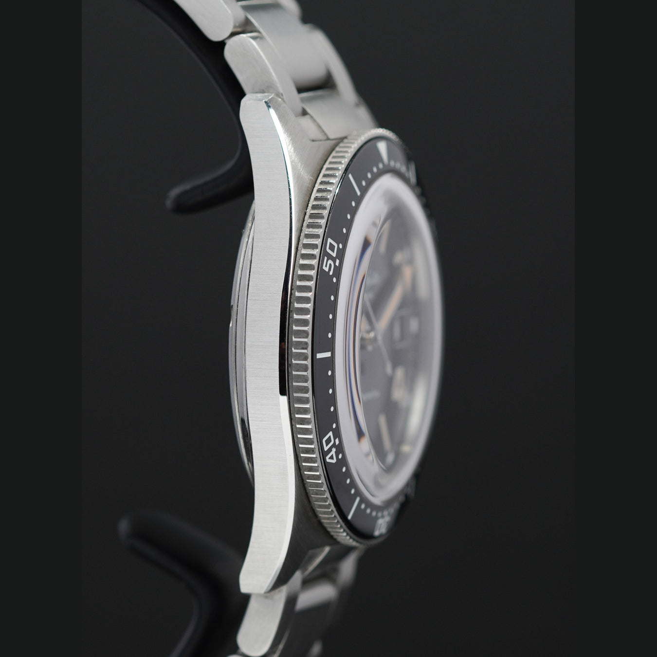 Glashütte Original SeaQ on Bracelet 1-39-11-06-80-70