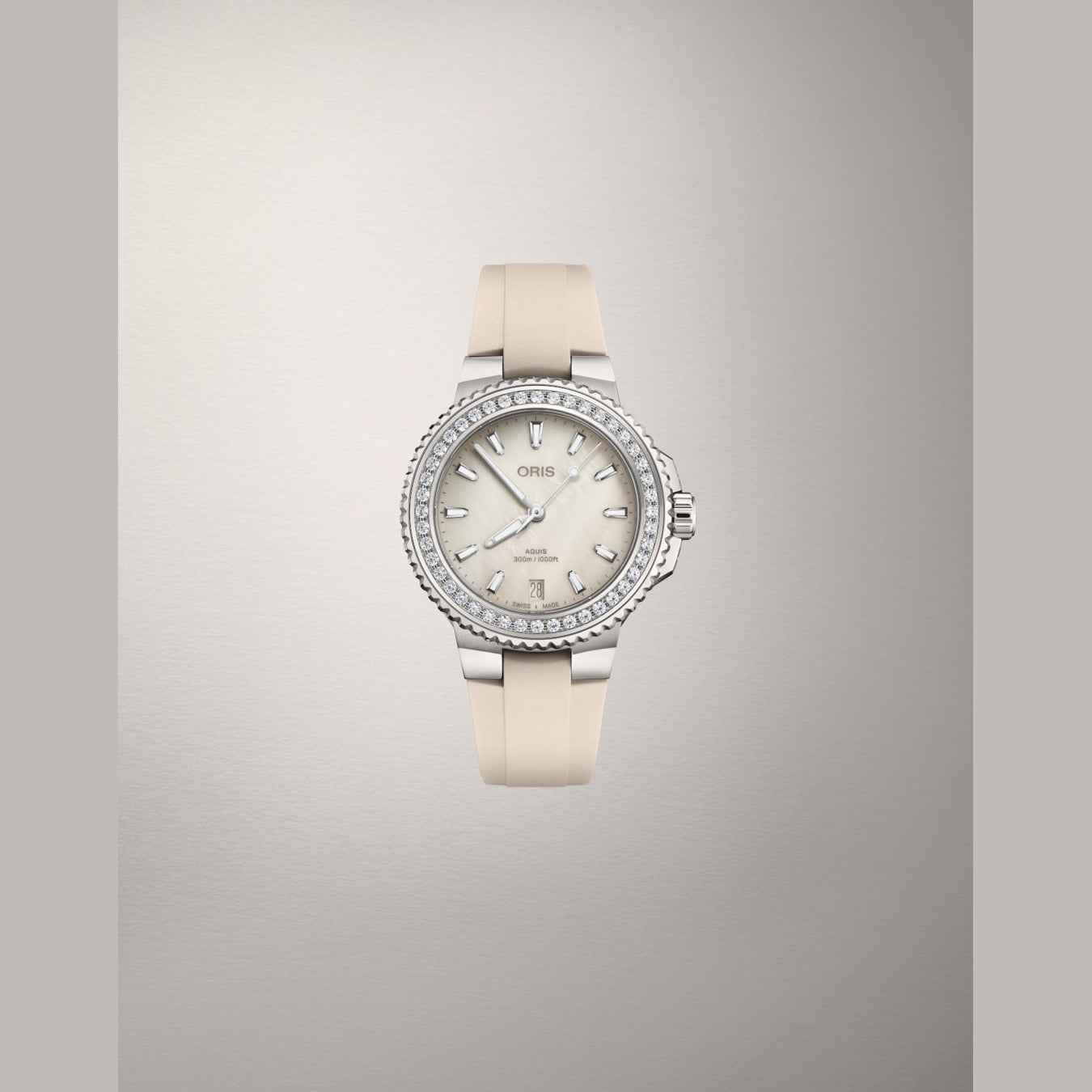 Oris 01 733 7792 4956-07 4 19 61FC Aquis Date Diamonds 36.50mm