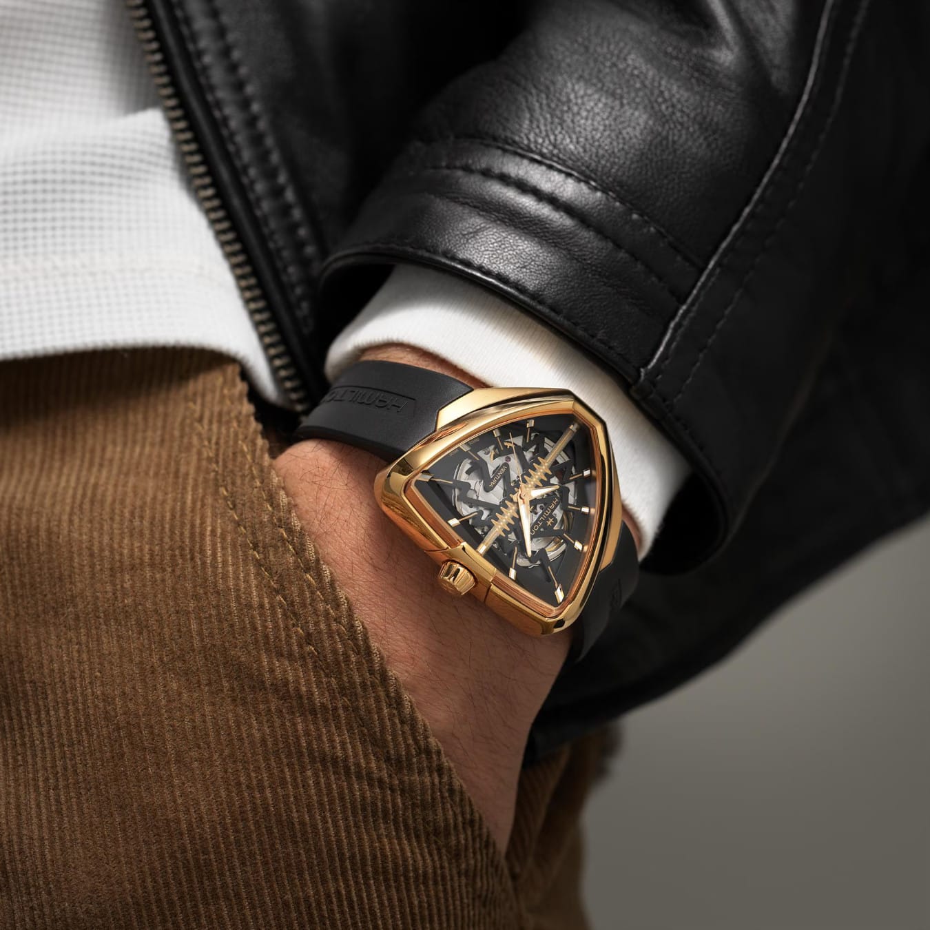 Hamilton H24525331 Ventura Elvis80 Skeleton Auto 42mm x 45mm