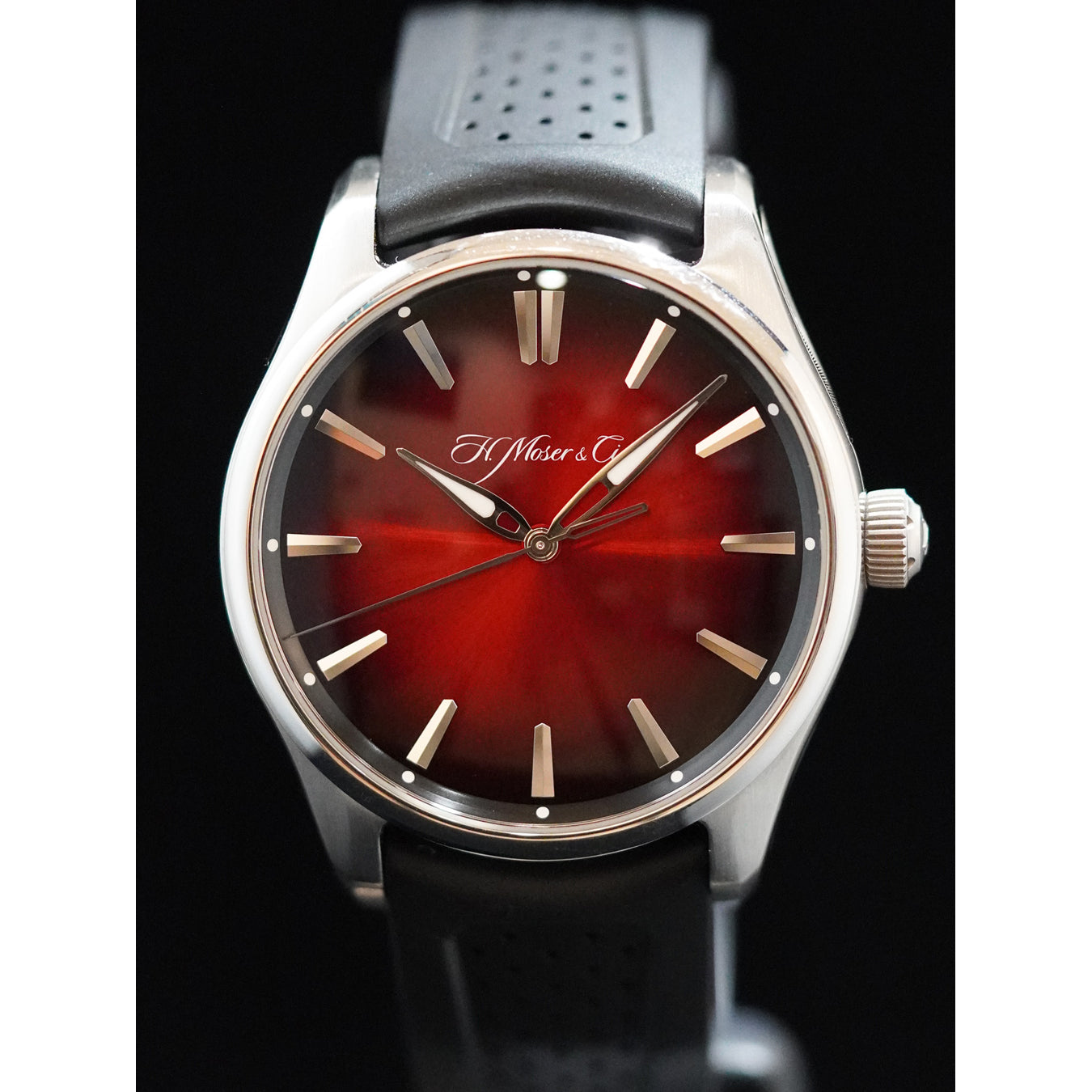H. Moser & Cie. 3200-1207 Pioneer Mad Red