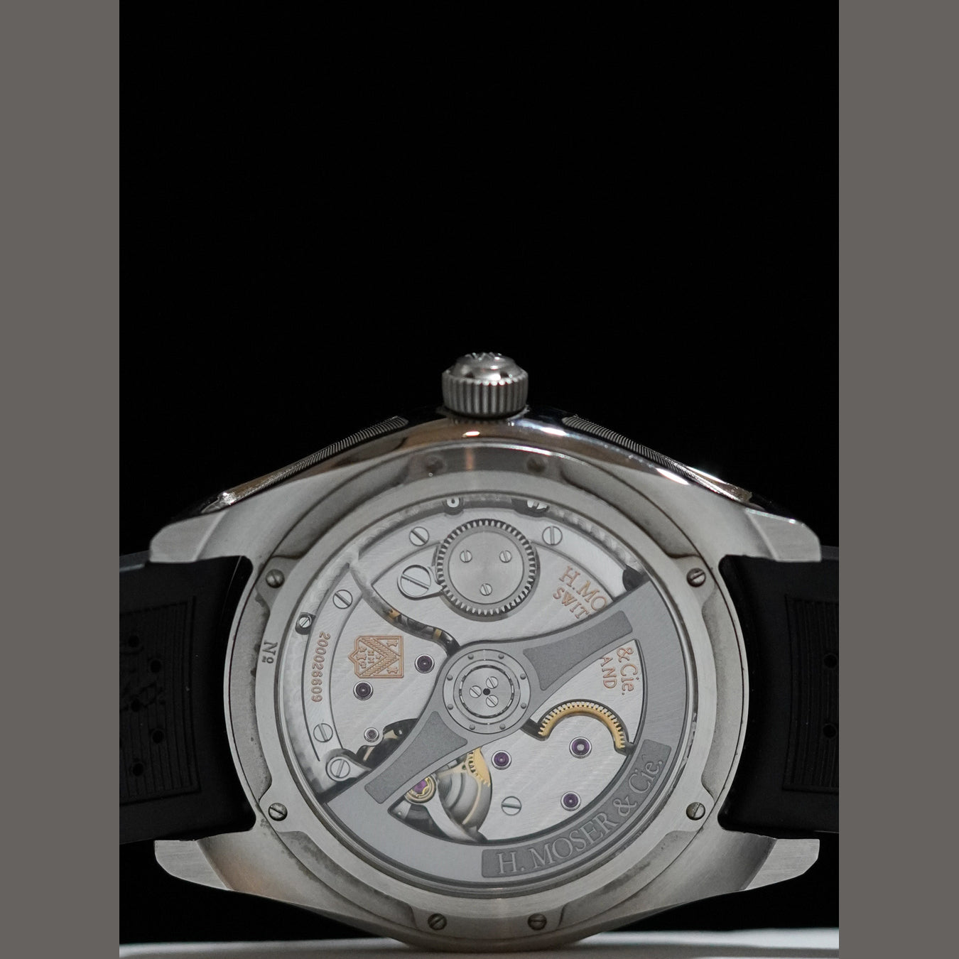 H. Moser & Cie. 3200-1207 Pioneer Mad Red