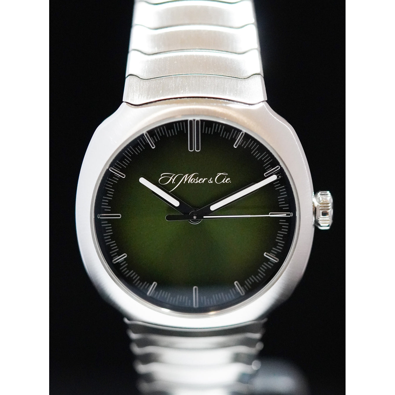 H. Moser & Cie. 6200-1200 Streamliner Green Dial