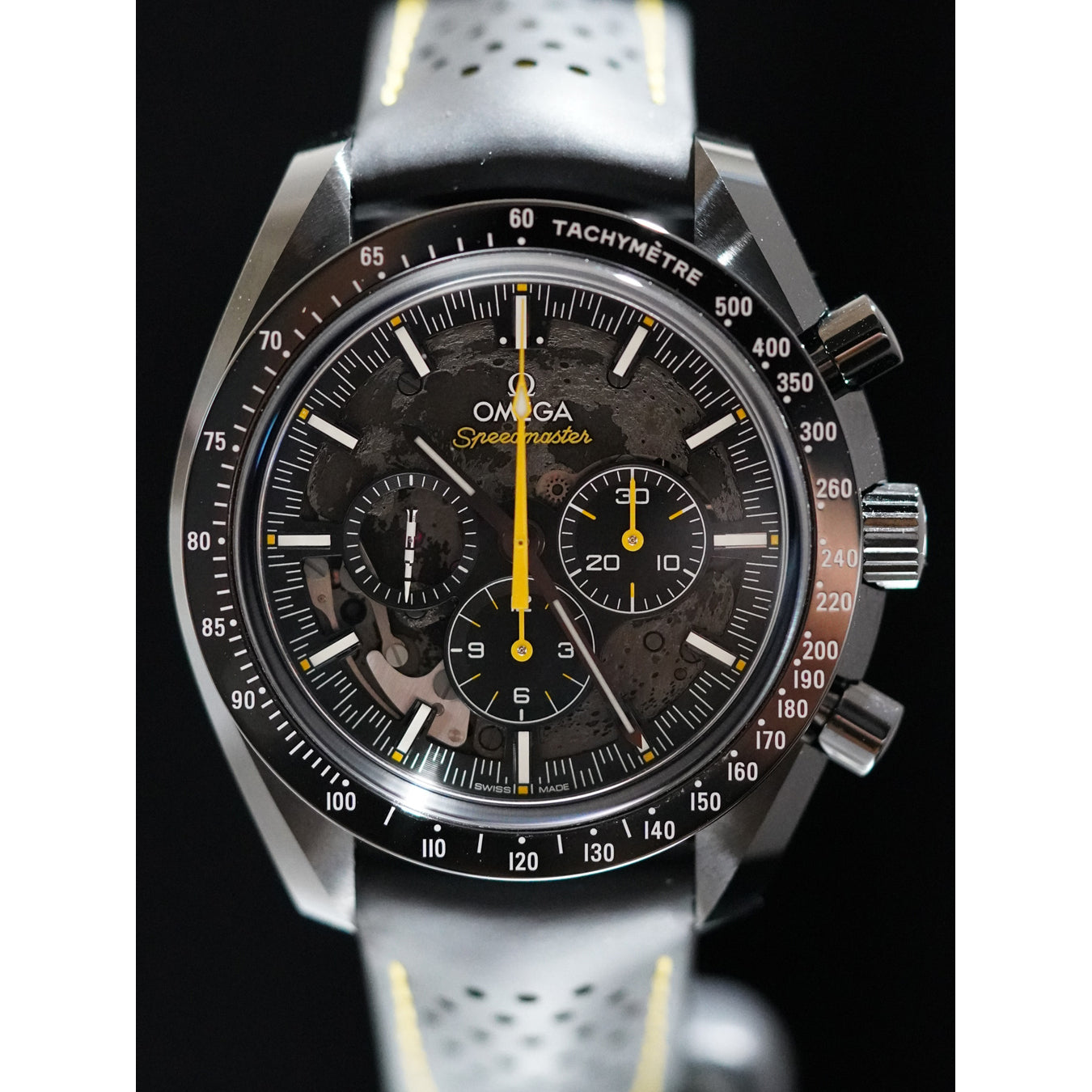 Omega 310.92.44.50.01.001 Speedmaster Dark Side Of The Moon Apollo 8